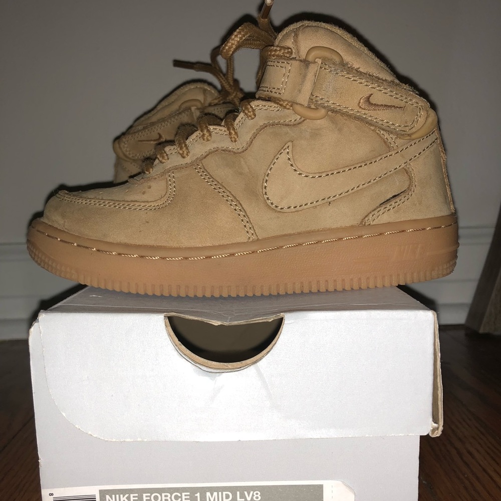 Nike Air Forces- Mid